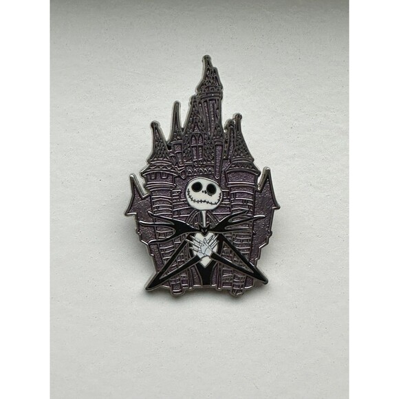Jack Skellington Purple Castle Pin NBC Nightmare Before Christmas Trading - Picture 1 of 2